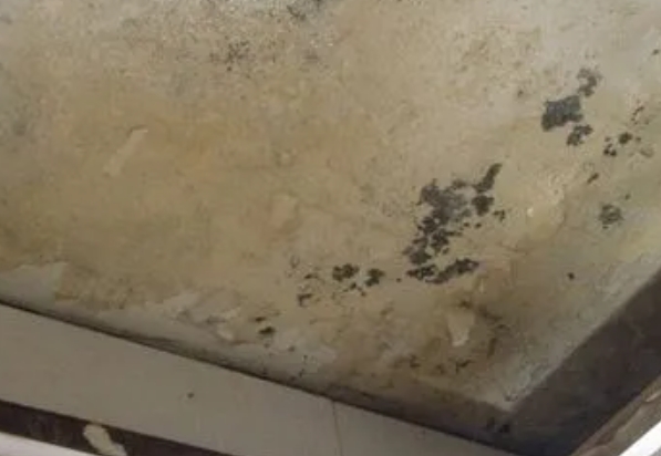 运河阳台漏水维修公司分享下运河卫生间渗水维修需要注意哪些问题。